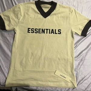 Essential v neck tshirt kids size 10 large